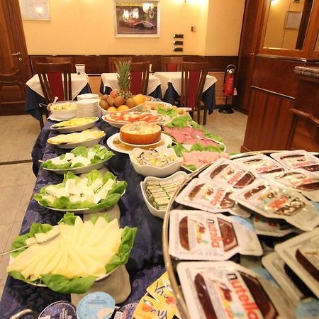Mokinba Hotels King Milano Esterno foto
