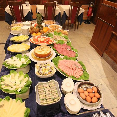 Mokinba Hotels King Milano Esterno foto