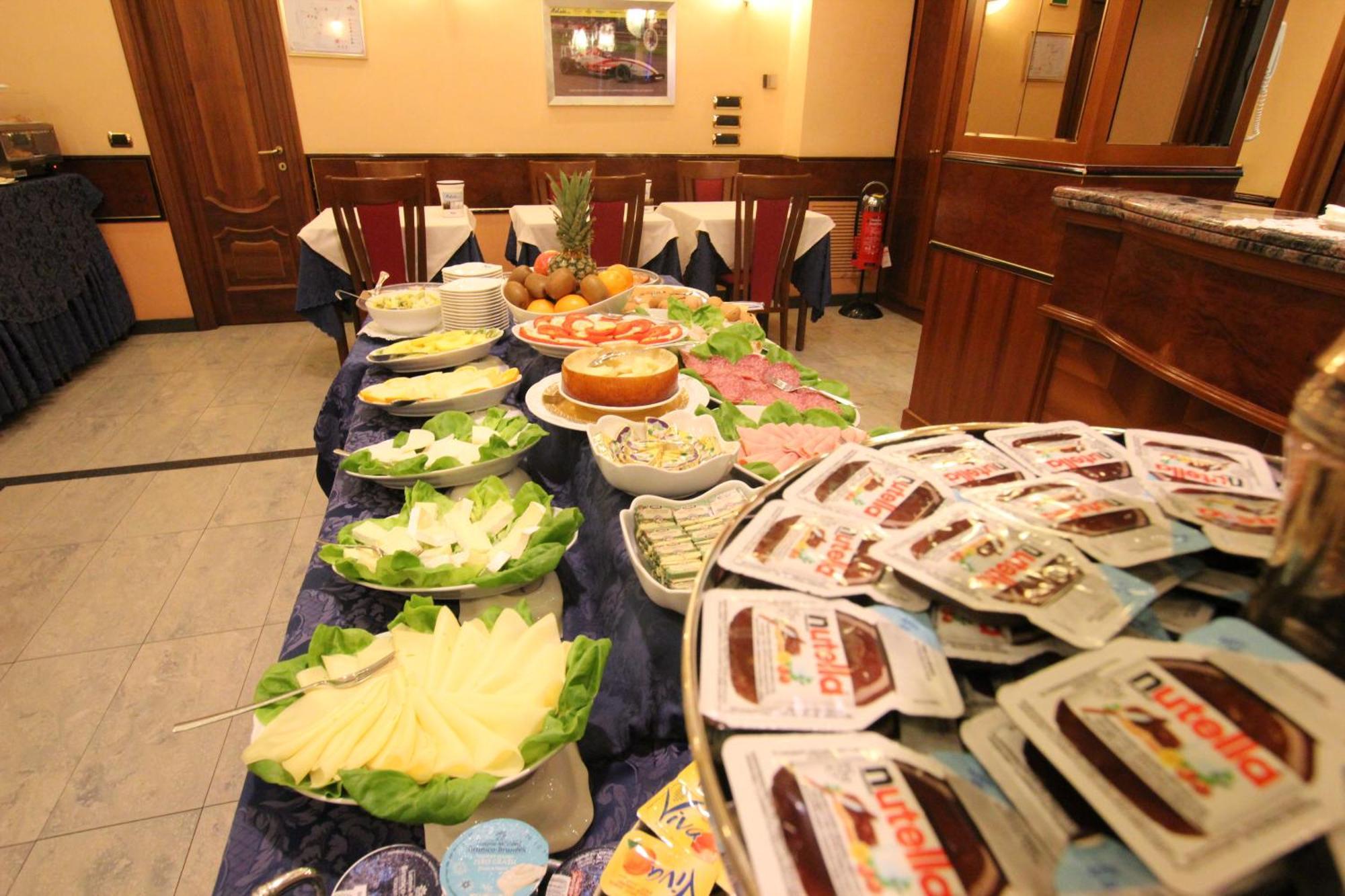 Mokinba Hotels King Milano Esterno foto