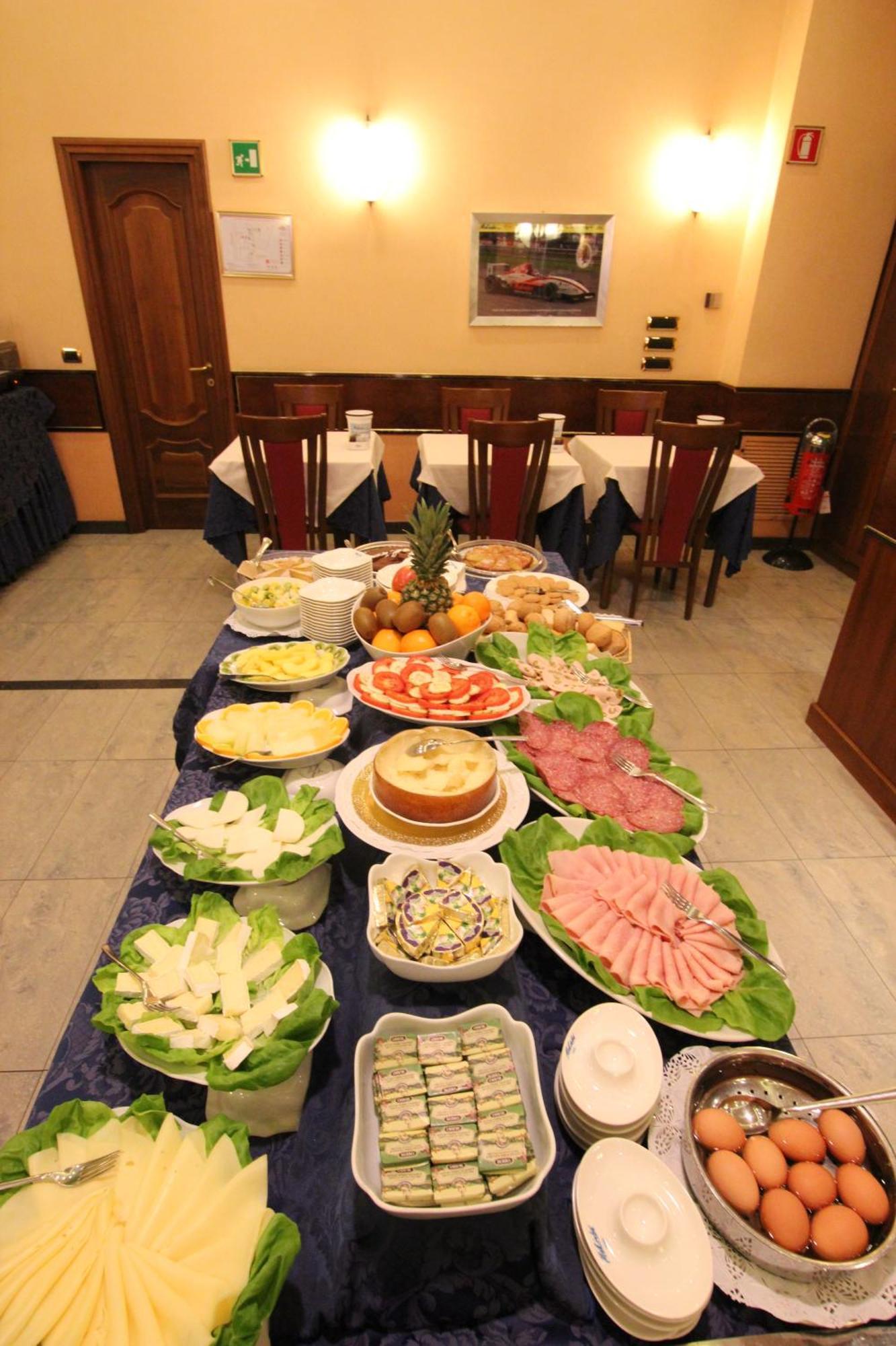 Mokinba Hotels King Milano Esterno foto